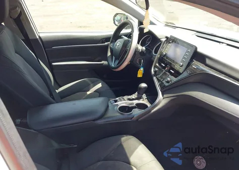 2023 Toyota Camry Le z USA, uszkodzony, nr VIN 4T1C11BK5PU086628